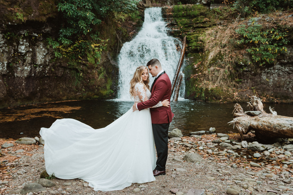 Tall Timber Barn Pocono Wedding Ashley and Rey